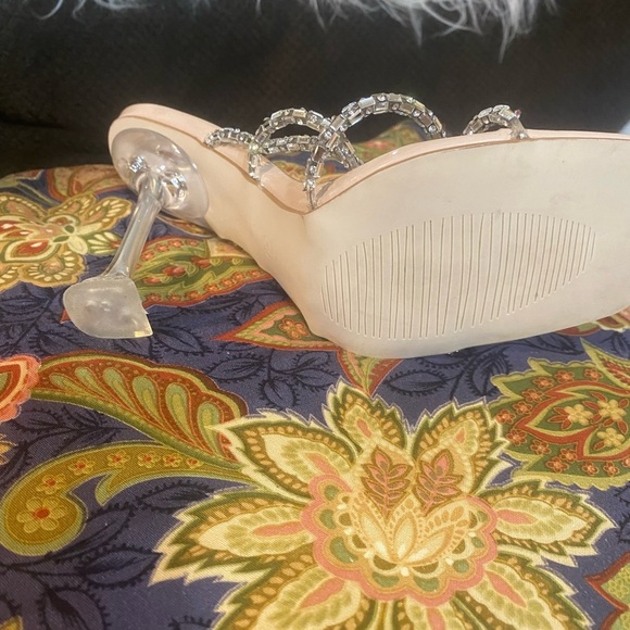 Azalea Wang blinged out heels Gorgeous - Picture 6 of 10